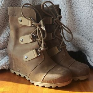 Sorel Joan of Arctic wedge II size 7